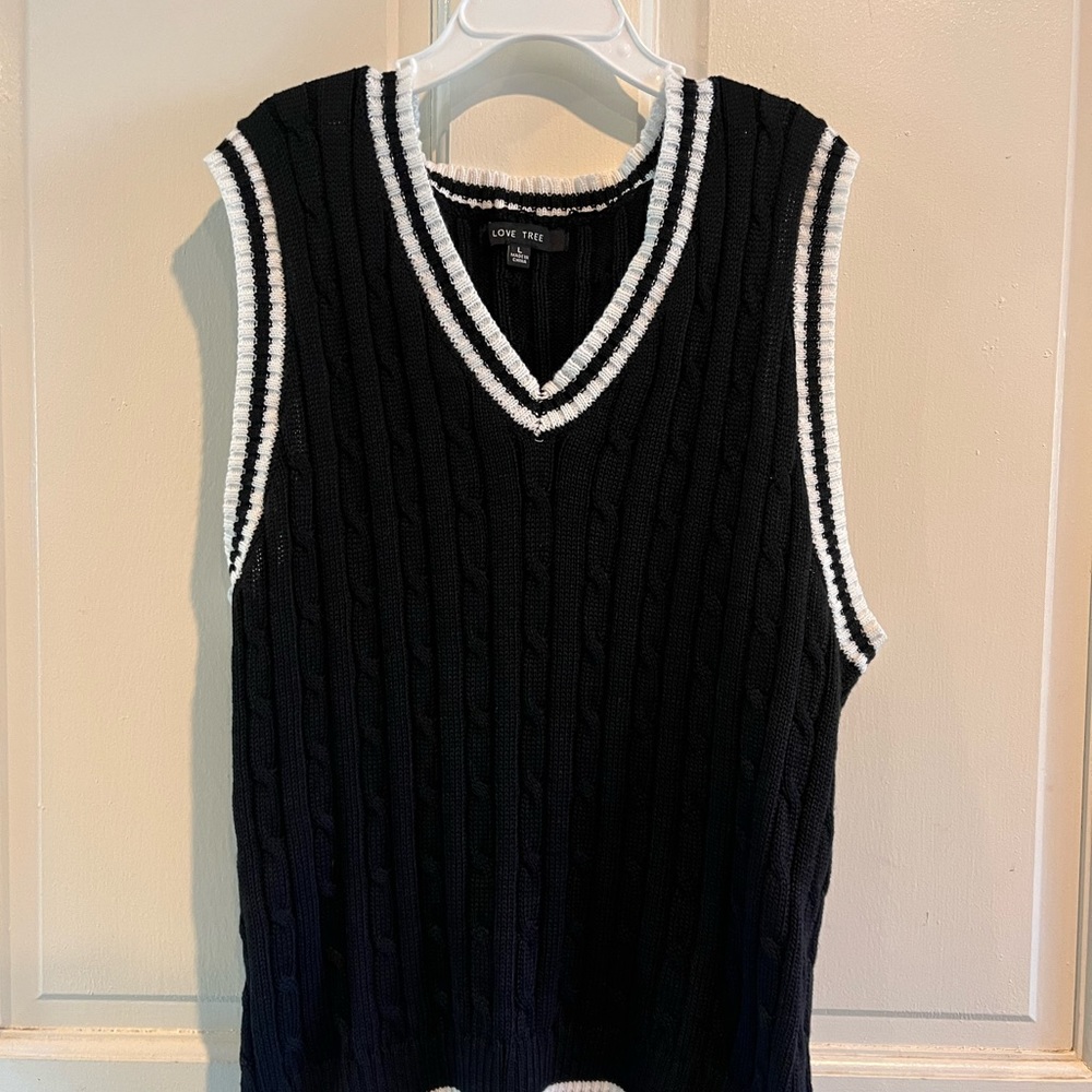 LOVE TREE black and white vest